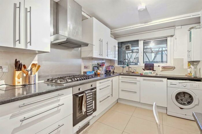 4 Bedroom Apartment To Rent In Eric Street, London, E3