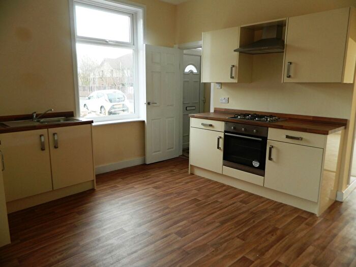 3 Bedroom End Of Terrace House To Rent In Leeds Road, Castleford, WF10