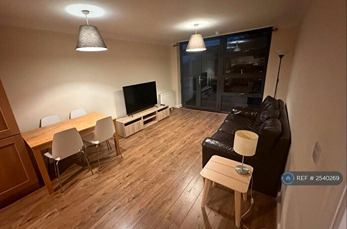 2 Bedroom Flat To Rent In Maltings Close, London, E3