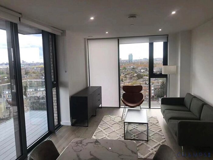 2 Bedroom Flat To Rent In Willowbrook House, London, N4