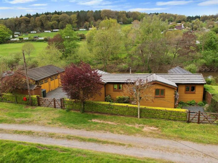 2 Bedroom Chalet For Sale In Northwood Lane, Bewdley, Worcestershire, DY12