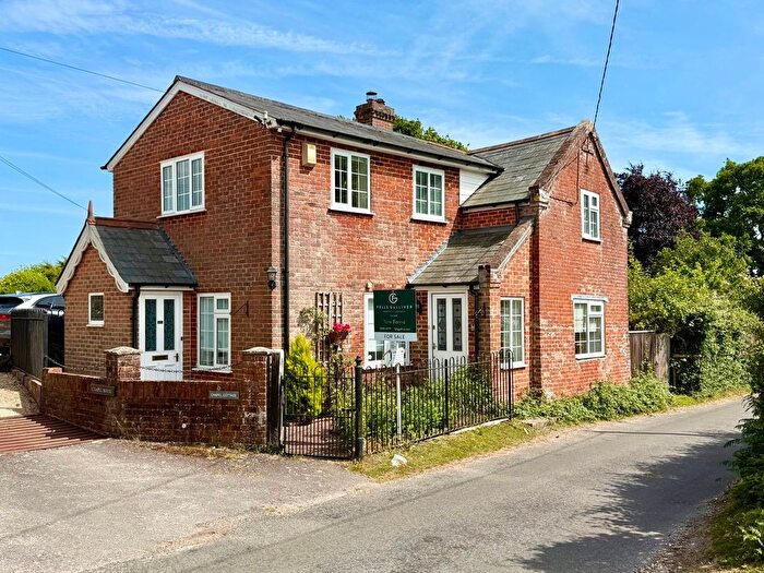 4 Bedroom Property For Sale In Coombe Lane, Sway, Lymington, SO41