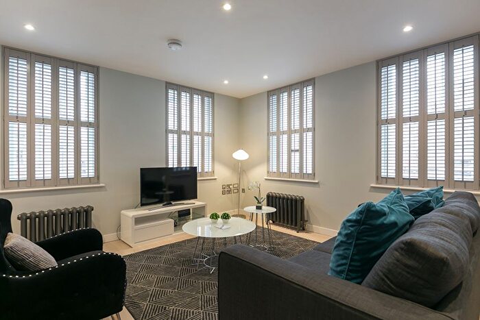 1 Bedroom Flat To Rent In Wellington Street, London, WC2E
