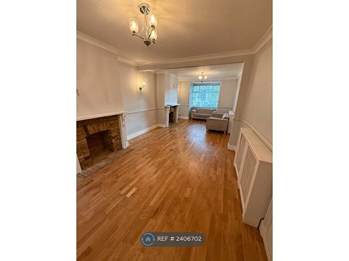 2 Bedroom Terraced House To Rent In Gladstone Road, Surbiton, KT6