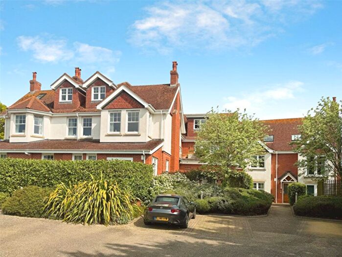 2 Bedroom Flat For Sale In Salterton Road, Exmouth, Devon, EX8