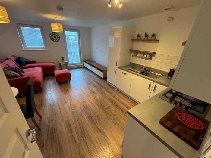 2 Bedroom Flat To Rent In Walford Drive, Edinburgh, EH15