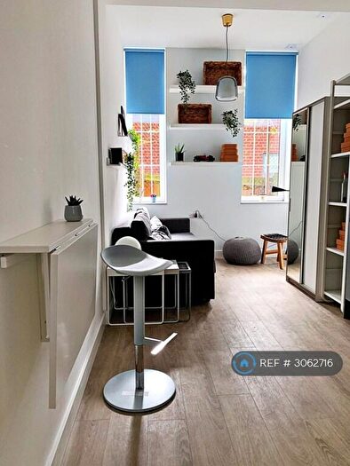 1 Bedroom Flat To Rent In Church Way, Edgware, HA8