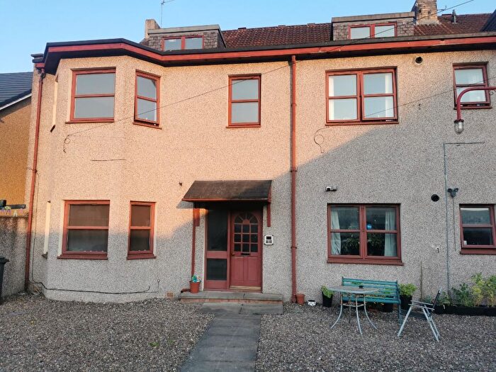 2 Bedroom Flat To Rent In High Street, Methil, Leven, KY8