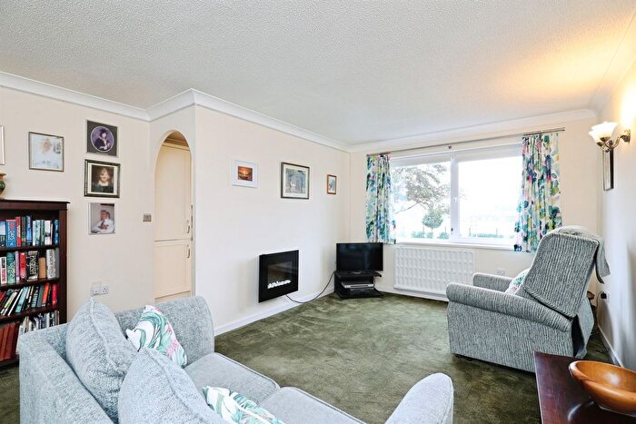 2 Bedroom Flat For Sale In Cassio Road, Watford, WD18