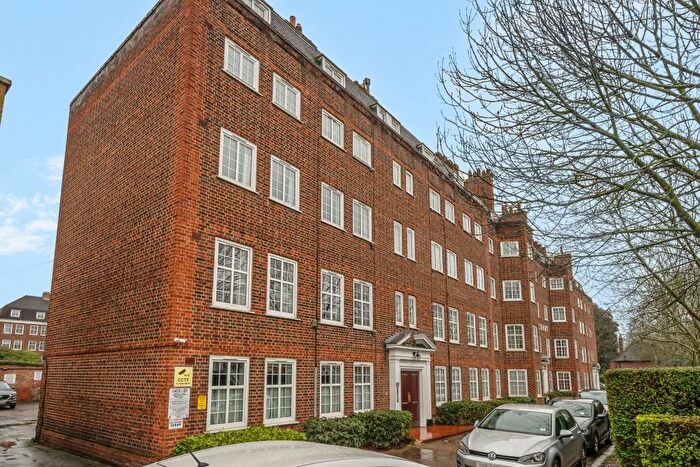 2 Bedroom Flat To Rent In Twickenham, Middlesex, TW1