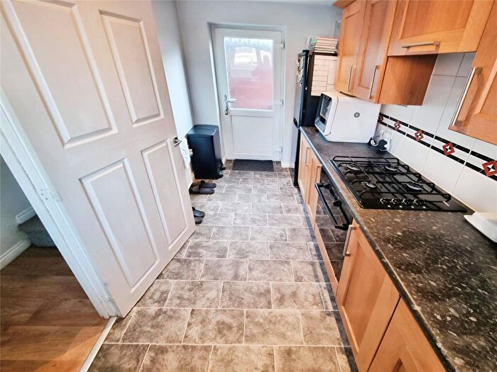 2 Bedroom End Of Terrace House To Rent In Plane Close, Nuneaton, Warwickshire, CV10