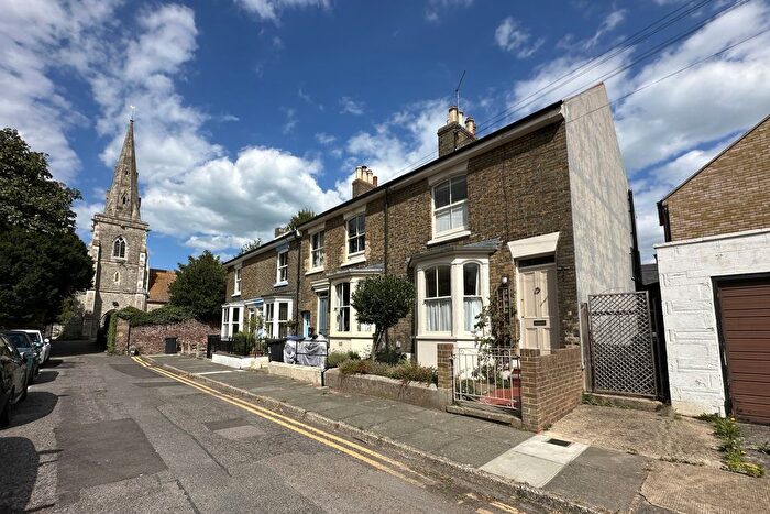 3 Bedroom End Terrace House For Sale In St Andrews Road, Deal, CT14