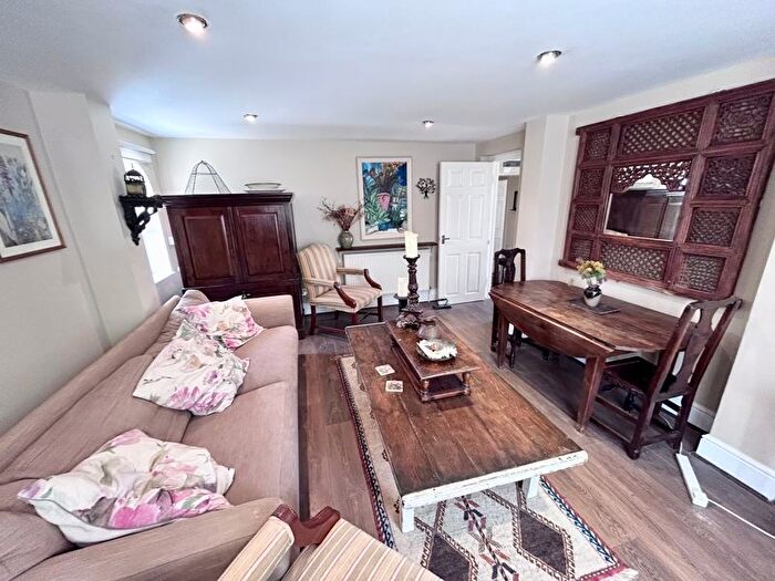 2 Bedroom Flat To Rent In Melville Street, Ryde, PO33