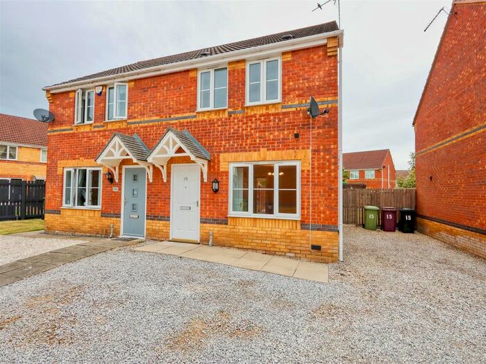 3 Bedroom Semi-Detached House To Rent In Lathkill Court, North Wingfield, Chesterfield, Derbyshire, S42
