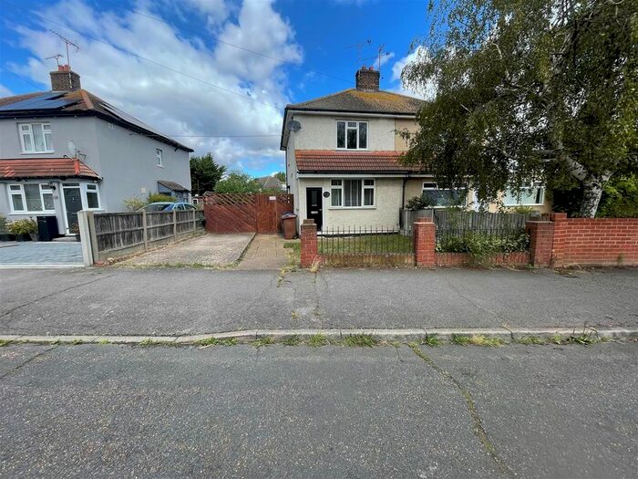 2 Bedroom Property To Rent In Princess Avenue, East Tilbury, Tilbury, RM18