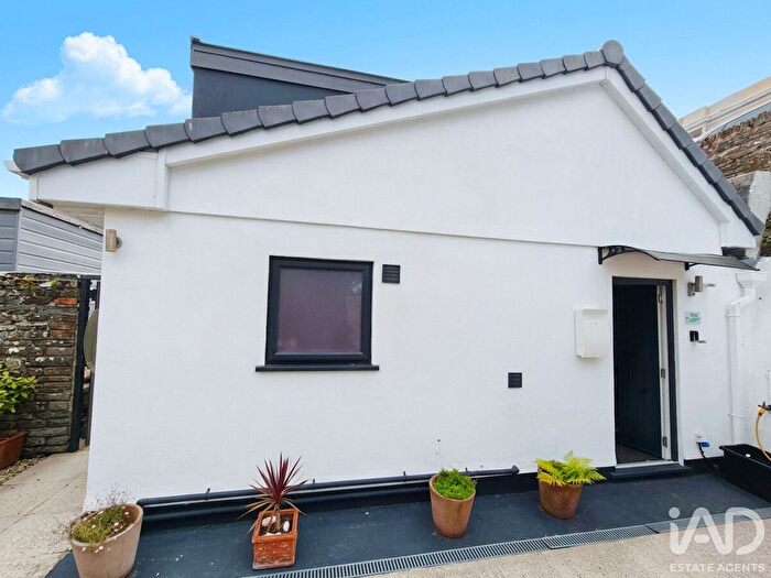 1 Bedroom Flat To Rent In Harbour Terrace, Falmouth, TR11