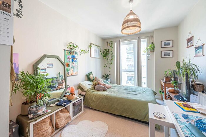 3 Bedroom Flat To Rent In Ledger Court, Colindale, London, NW9