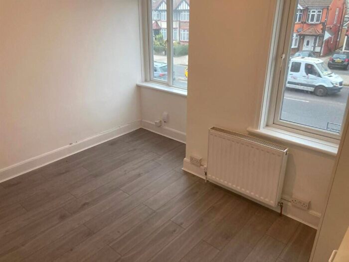 Studio To Rent In Kenton Road, Harrow, Middlesex, HA3