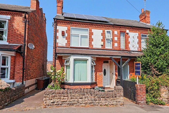 4 Bedroom Semi-Detached House For Sale In Marlborough Road, Woodthorpe, Nottingham, NG5
