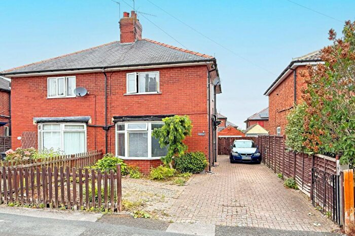 3 Bedroom Semi-Detached House For Sale In St. Johns Road, Harrogate, HG1