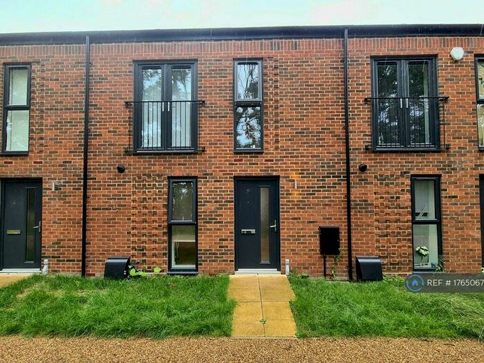 3 Bedroom Terraced House To Rent In Ribot Walk, Salford, M6