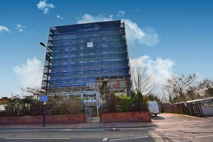 1 Bedroom Flat To Rent In Lumiere Building, Romford Road, Forest Gate, E7