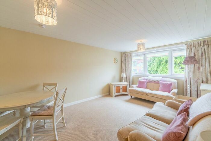 2 Bedroom Flat To Rent In Cramond Green, Cramond, Edinburgh, EH4