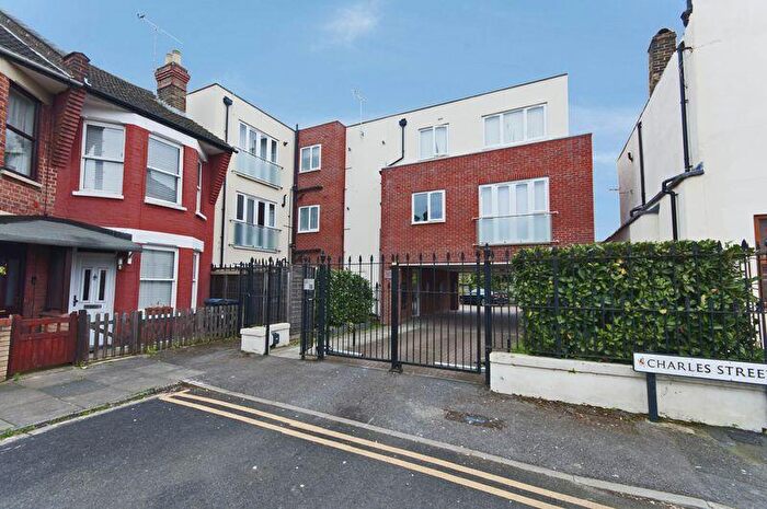 2 Bedroom Flat To Rent In Neo Court, Charles Street, Endfield, EN1