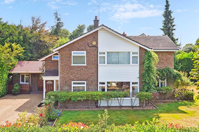 5 Bedroom Detached House For Sale In School Close, High Wycombe, HP11