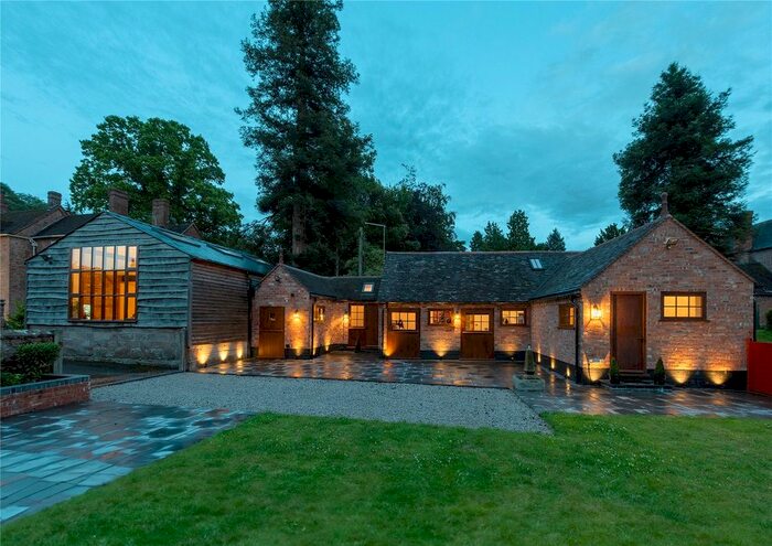 3 Bedroom Barn Conversion For Sale In Upton Warren, Bromsgrove, Worcestershire, B61