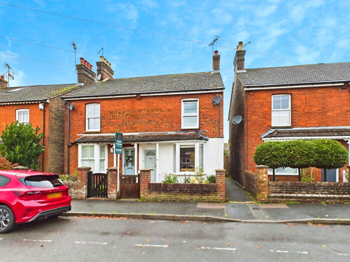 2 Bedroom Semi-Detached House For Sale In Burford Road, Horsham, RH13