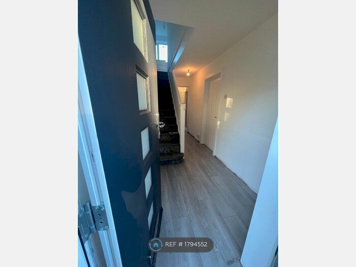 3 Bedroom Terraced House To Rent In Athelstan Close, Harold Wood, RM3