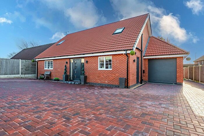 3 Bedroom Bungalow For Sale In Rotherham Road, Maltby, Rotherham, S66