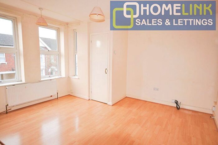 1 Bedroom Flat To Rent In Spenser Road, Bedford, MK40