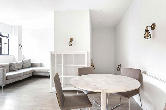 2 Bedroom Apartment To Rent In Varden Street, Whitechapel, London, E1