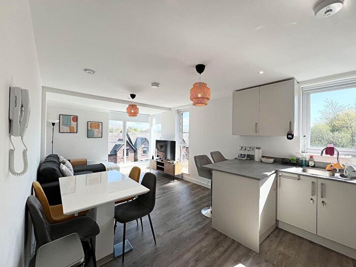 2 Bedroom Apartment To Rent In Lansdowne Road, Manchester, M30