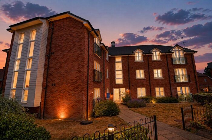 1 Bedroom Flat For Sale In River View, Shefford, SG17