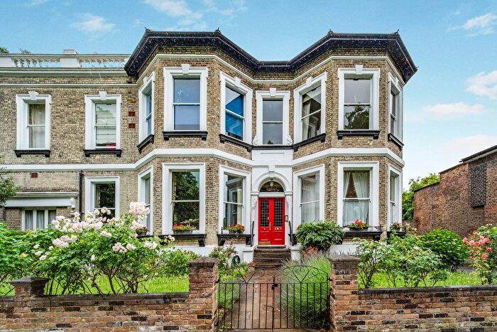 1 Bedroom Flat To Rent In Kingsdowne Court, The Common, London, W5