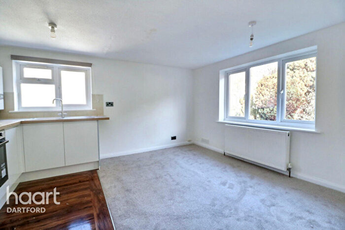 1 Bedroom Flat For Sale In Cobham Terrace, Greenhithe, DA9