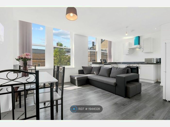 2 Bedroom Flat To Rent In Rawson Place, Bradford, BD1