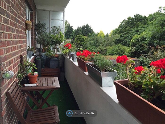 2 Bedroom Flat To Rent In Chester Court, London, NW5