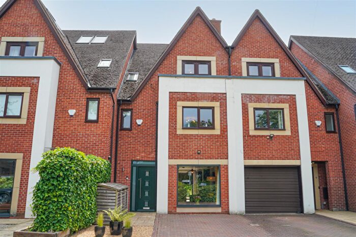 5 Bedroom Terraced House For Sale In Derwent Avenue, Chorlton, M21