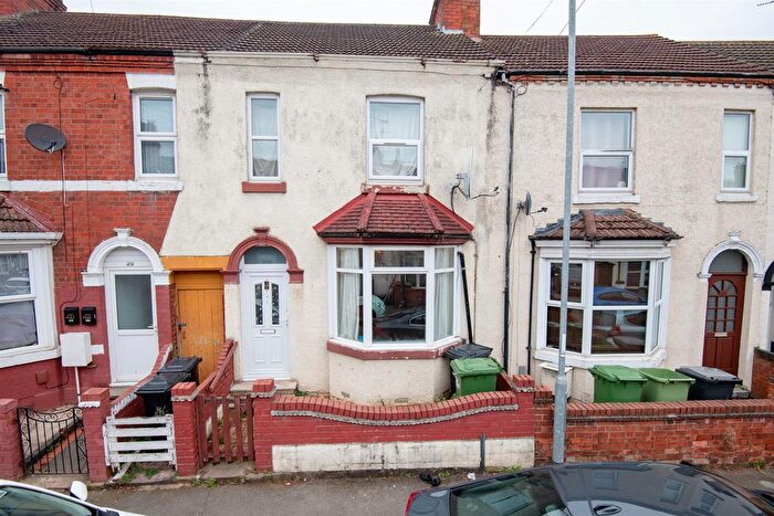 3 Bedroom Terraced House To Rent In Gordon Road, Wellingborough, NN8