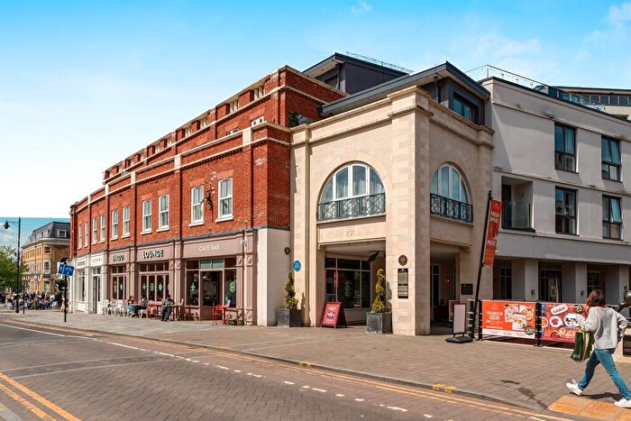 2 Bedroom Apartment For Sale In The Colonnade, Maidenhead, SL6