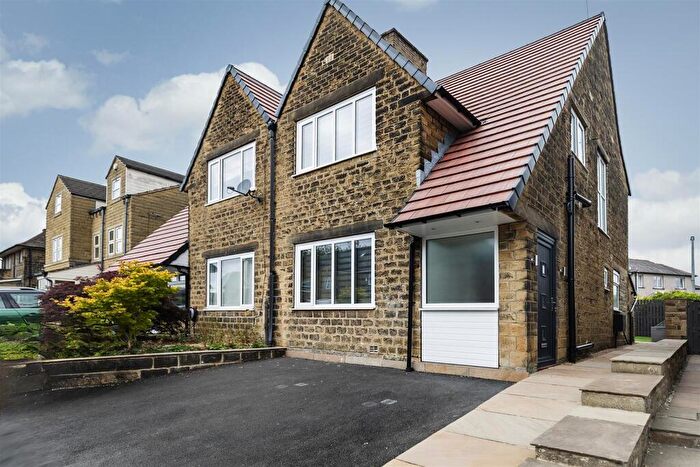 3 Bedroom Semi-Detached House For Sale In Westfield Avenue, Oakes, Huddersfield, HD3