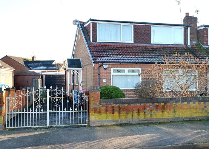 4 Bedroom Bungalow For Sale In School Lane, Irlam, M44