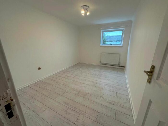 3 Bedroom Terraced House To Rent In Chadburn, Cambridgeshire, PE4