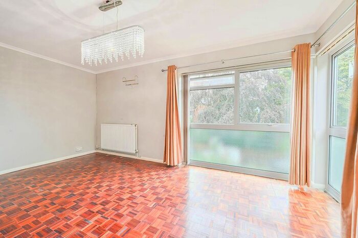 2 Bedroom Flat To Rent In Red Lodge, Ealing Broadway, London, W5