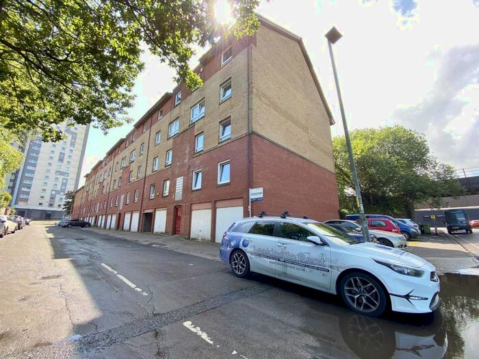 3 Bedroom Flat To Rent In Curle Street, Whiteinch, Glasgow, G14