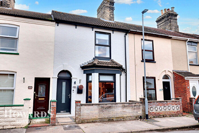 3 Bedroom Terraced House For Sale In Queens Road, Lowestoft, NR32